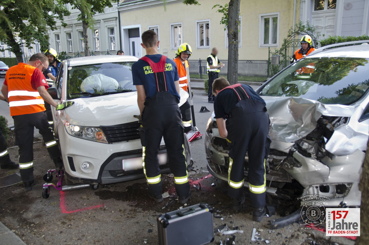 20220602 Verkehrsunfall im Badener Stadtgebiet
