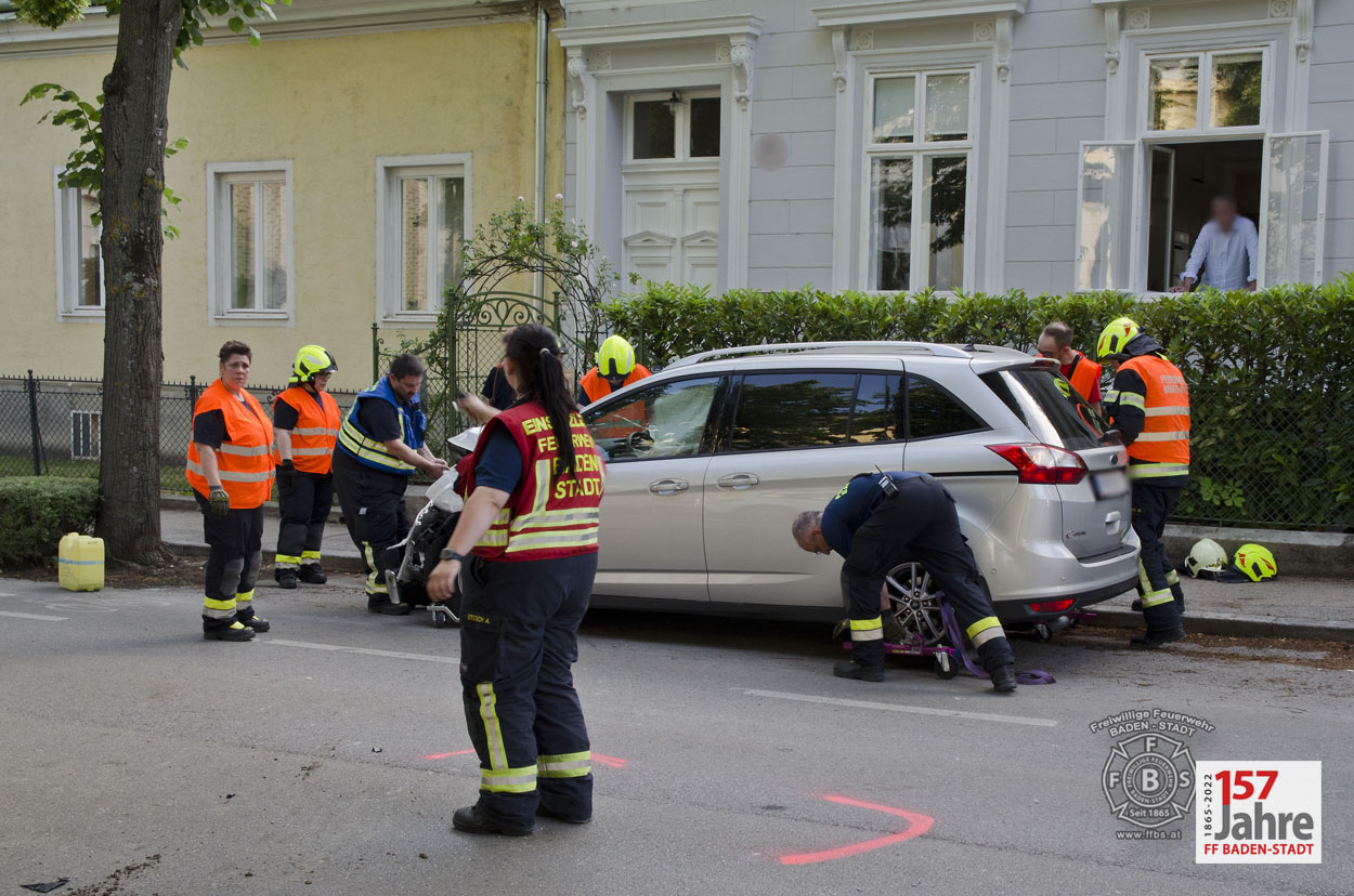 20220602 Verkehrsunfall im Badener Stadtgebiet