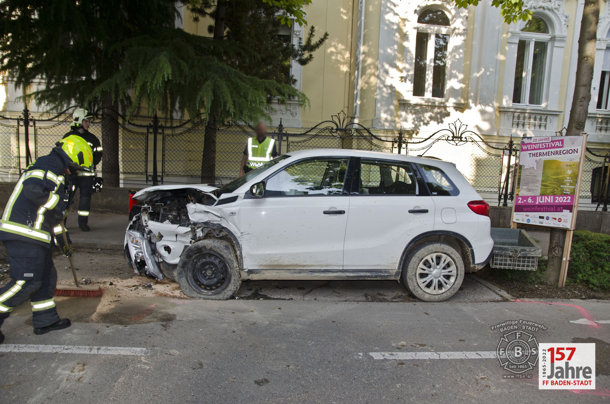 20220602 Verkehrsunfall im Badener Stadtgebiet