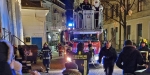 20221206 Nikolaus reist mit Feuerwehr-Drehleiter an in Baden