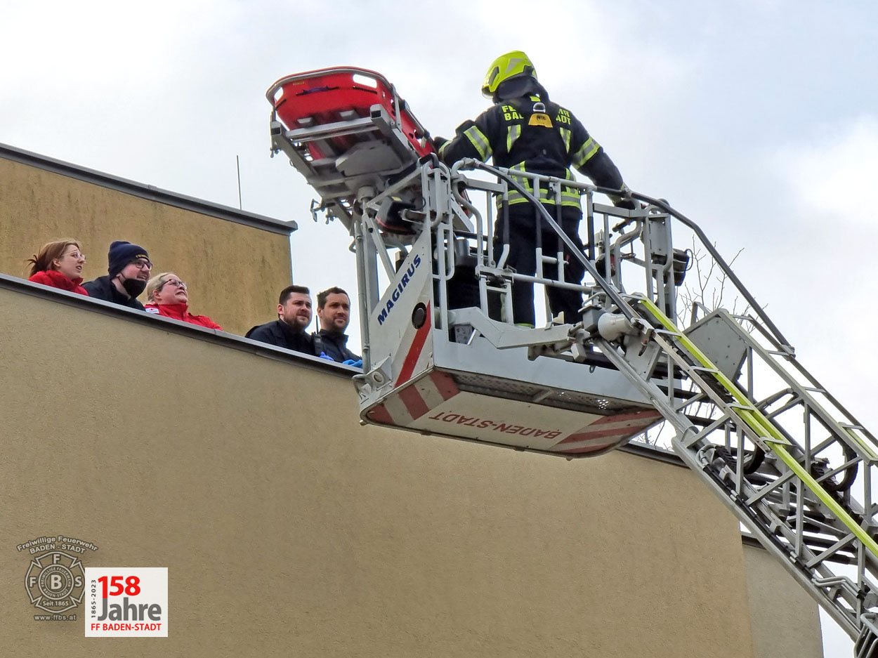 20230131 Unterstützung Rettungsdienst in Baden