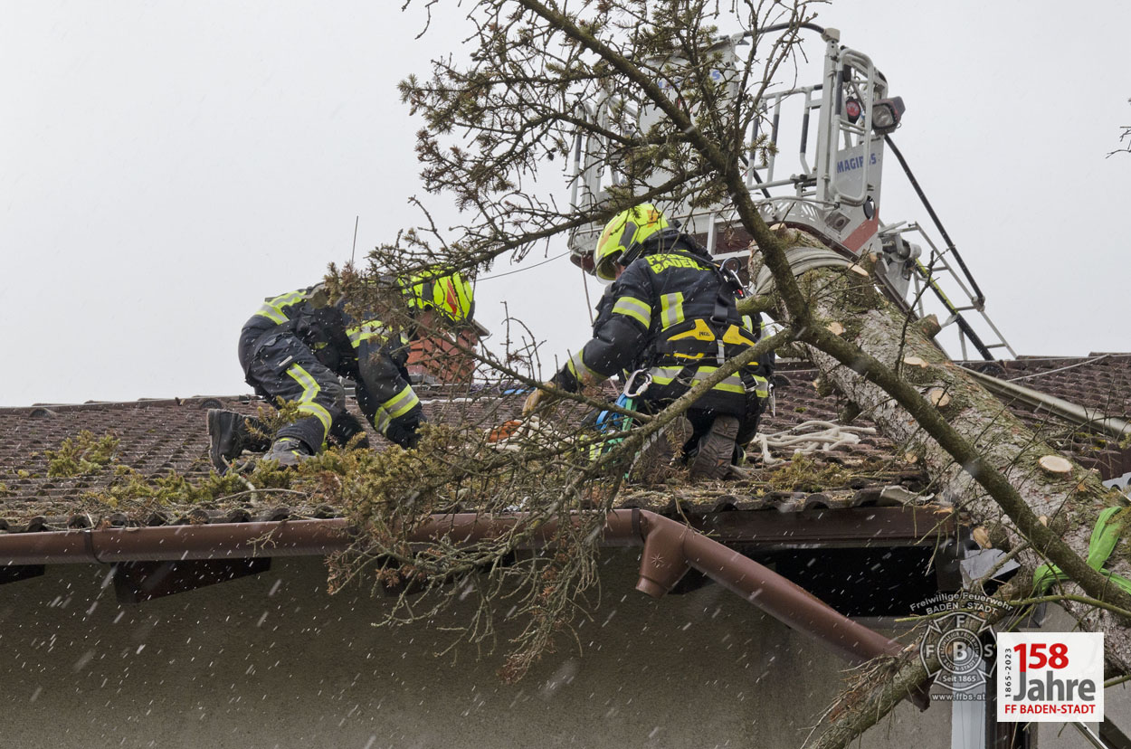 20230204 Sturmtief Pit über der Stadt BADEN