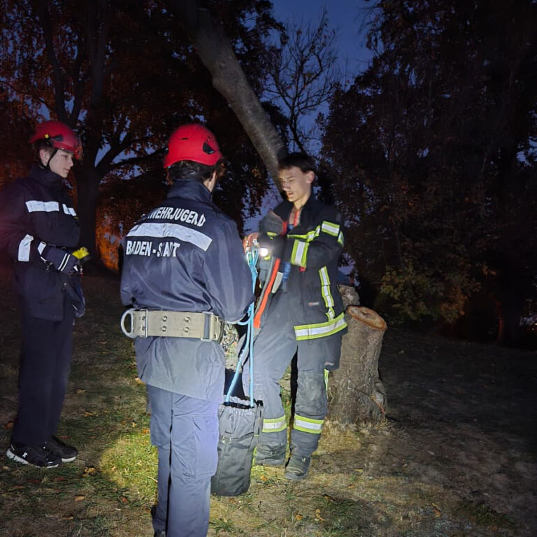 Jugendfeuerwehr übt Seiltechnik
